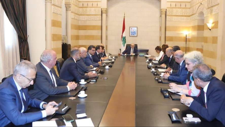    جلسة طارئة واستثنائية لمجلس الوزراء ببند وحيد : تعليق العمل بالرسوم الجمركية المستجدة