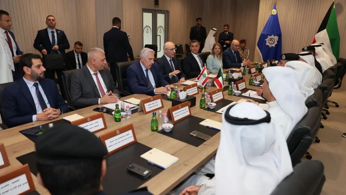 الحجار يطلق خدمة البصمة البيومترية من سفارة لبنان في الكويت ويبحث التعاون وتبادل الخبرات في المجالات الامنية ومكافحة المخدرات