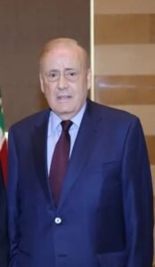 عميد السلك القنصلي جوزاف حبيس يغادر إلى سنغافورة